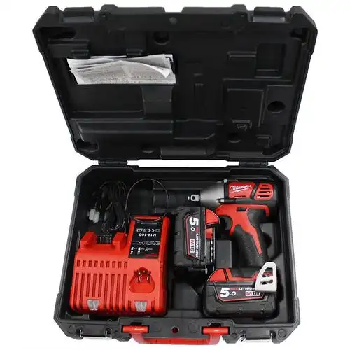 milwaukee米沃奇18v锂电池充电