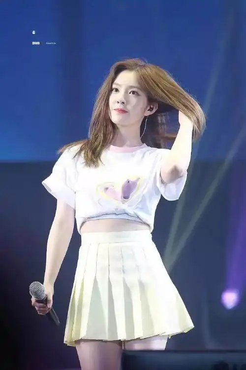 157cm的irene裴珠泫告诉我们腿长都是穿出来的