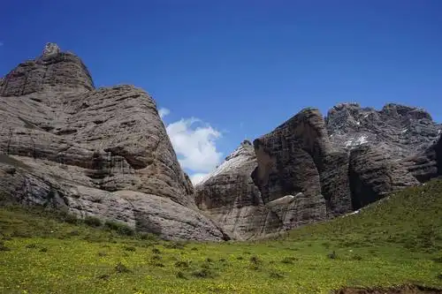 秦岭迭山 措美峰下