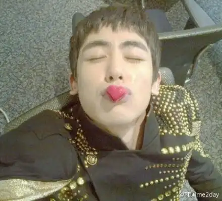 尼坤宋茜隔空传情更推庆祝情人节晒幸福组图