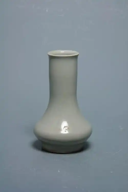 楼钢专栏每日一器南宋龙泉窑青釉长颈瓶