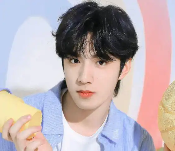 刘耀文退出萌探为团体放弃个人外务为集训牺牲惹怒粉丝