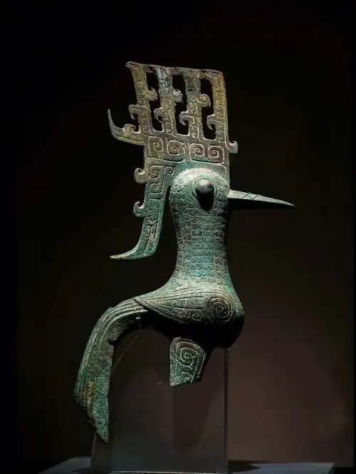 青铜鸟戴胜商三星堆二号坑