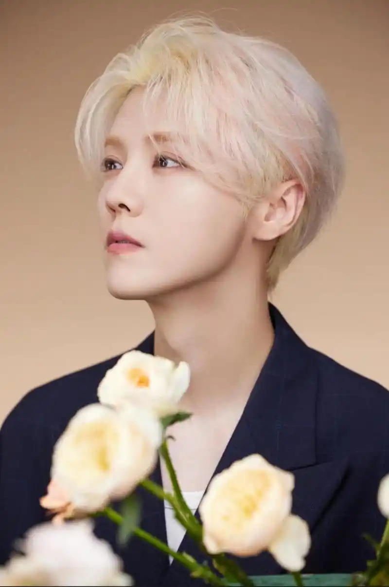 鹿晗# #鹿晗演唱会# #神仙颜值# #神颜# #小奶狗# #音乐#  #偶像