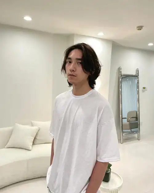 男生中长发忧郁感男生发型