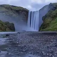 2021山水风景微信头像 好看流淌的溪水高清图片