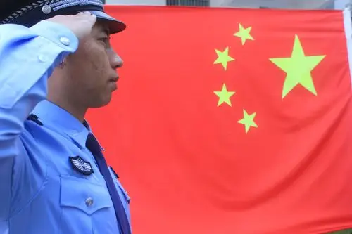 祖国诞辰71周年专题摄影:我与国旗同框-搜狐大视野-搜狐新闻