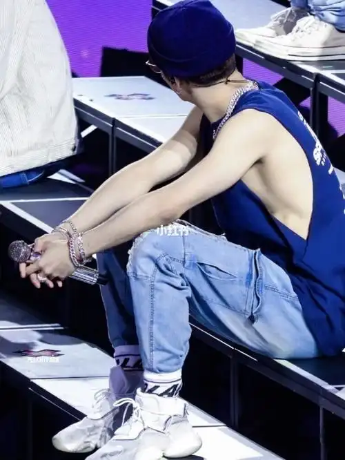 这完美的人鱼线