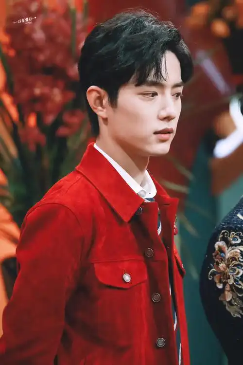 早安@x玖少年团肖战daytoy那年今日,帅气,魅力爆棚的红衣舞台战#肖战