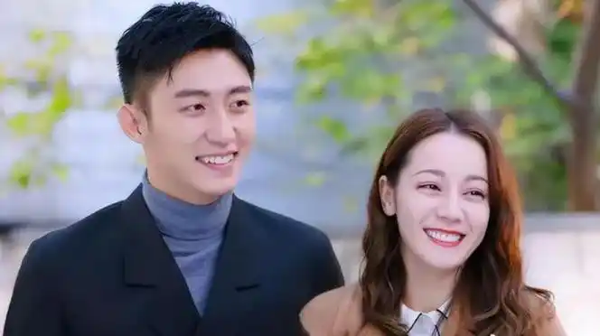 黄景瑜迪丽热巴恋情再度曝光,网友疑虑:何以无实锤证据?