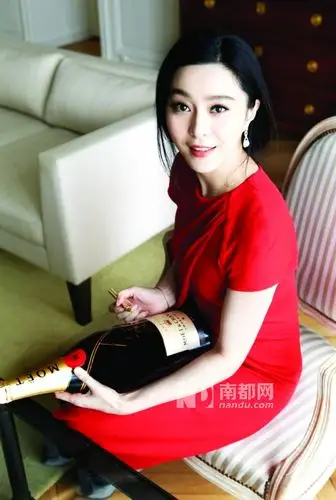 范冰冰是酩悦香槟的铁杆粉丝.