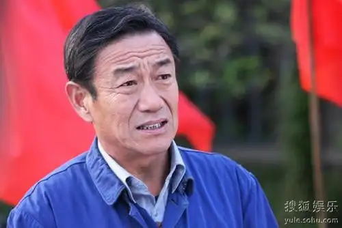 李心敏与儿子陆毅陷入门第婚姻(资料图)搜狐娱乐讯 8月26日,40集家庭