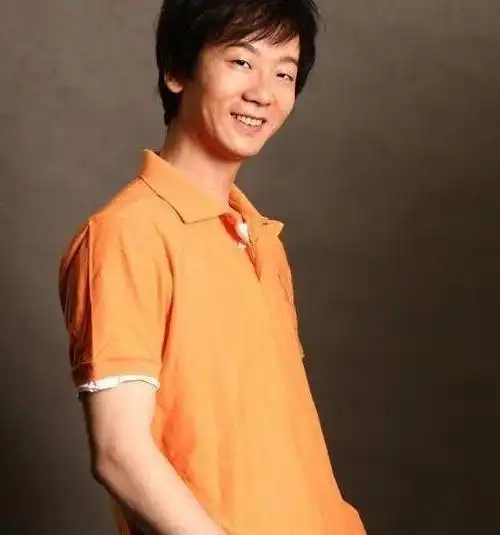 张国立曾经是他的伯乐演出哮天犬出名后领奖时他不忘感谢伯乐