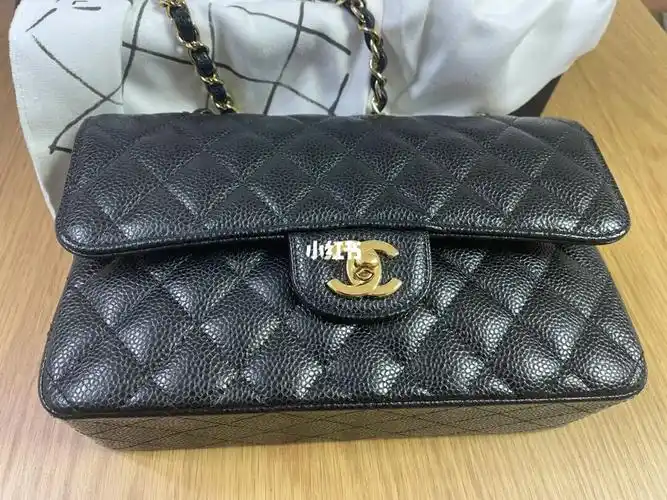 chanel黑金荔枝皮小号现在多少钱了