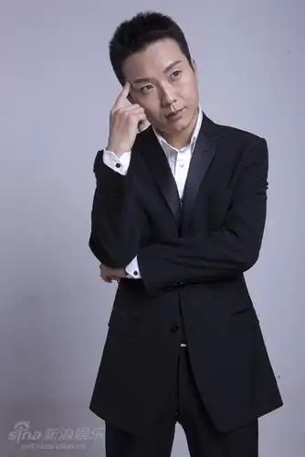 资料图片李玉刚男装艺术照5