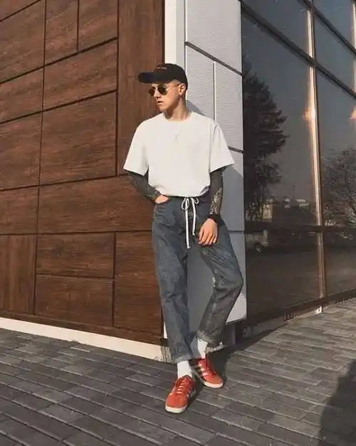 男生牛仔裤配什么鞋子男士穿牛仔裤配什么鞋子好看