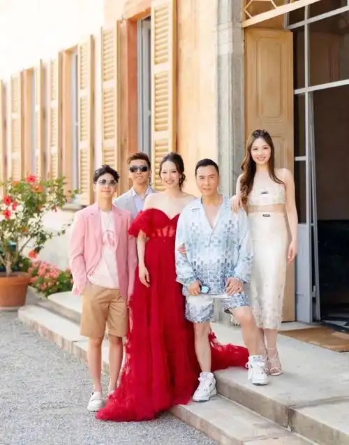 甄子丹女儿将亮相巴黎舞会参会人非富即贵国内仅三位名媛受邀