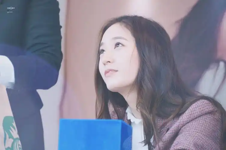 郑秀晶 侧颜 壁纸 活动