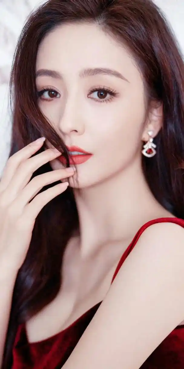 佟丽娅壁纸组图:瑰丽典雅,摩登浪漫 #佟丽娅