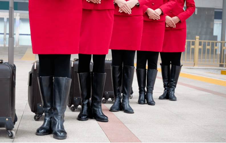 颜值爆表高铁小姐姐换装啦