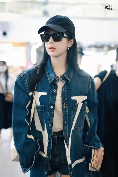 杨紫##杨紫前往巴黎时装周