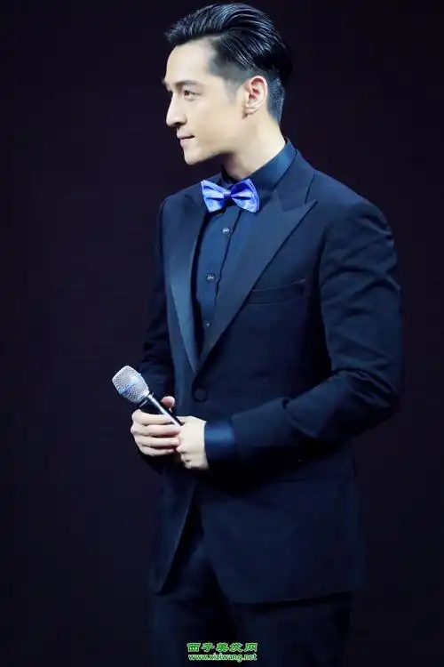 男生短发精神帅气发型示范帅气男生发型打理