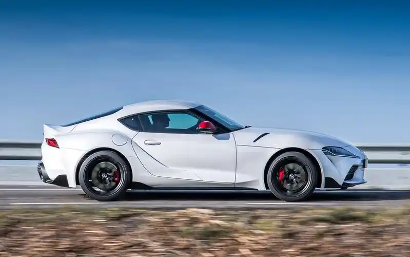 日本国宝级跑车丰田supra牛魔王20t也够快加速52秒