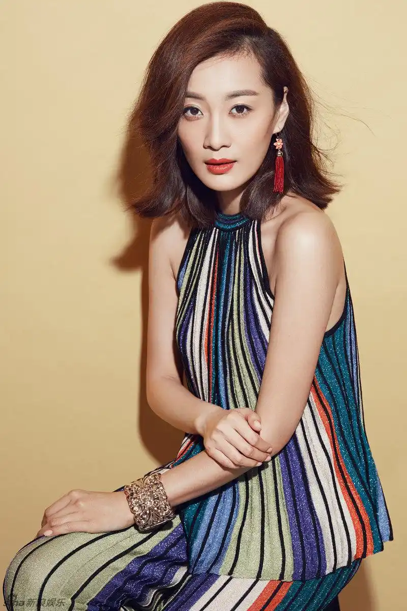 组图:徐梵溪时尚写真显俏皮 可爱玩转青春范儿_高清图集_新浪网