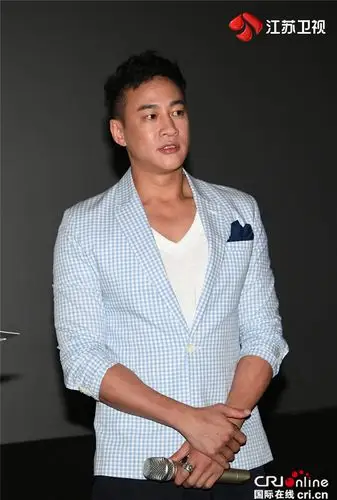 光头形象的处女秀  何润东为吴家大少爷做足功课