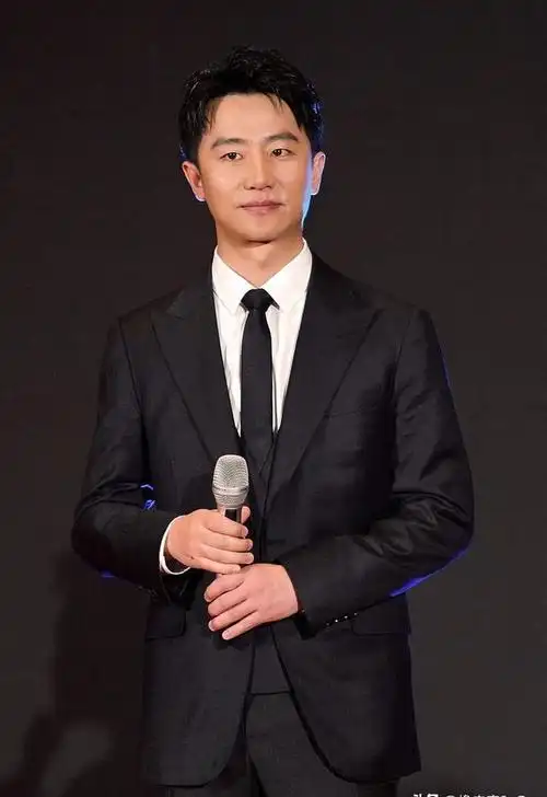 事实证明销声匿迹的黄轩已经走上了男演员的另一条大道