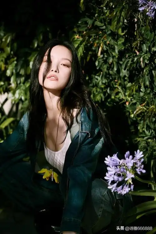 倪妮0808生日大片来袭,一袭牛仔套装穿搭又美又飒,36岁生日快乐