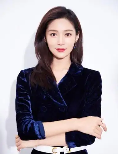 王媛可-王媛可个人资料及图片王媛可简介年龄身高八卦-小薇女性时尚