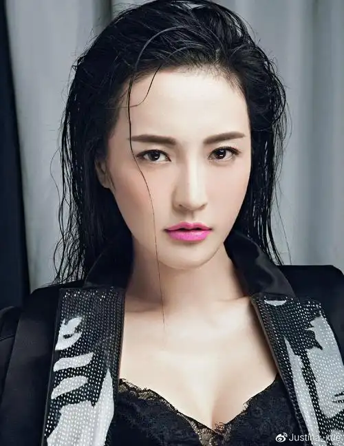 山东烟台女演员孙晶晶,知性靓丽,气质性感迷人