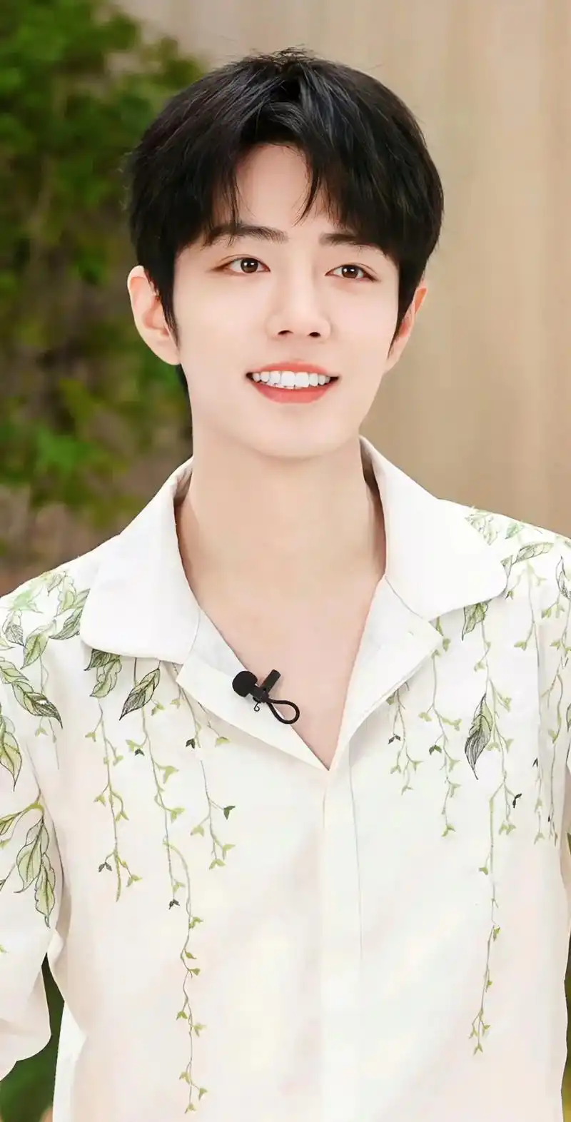 梨花香,梨花哪有32岁的肖战香!春的气息扑面而来! - 抖音