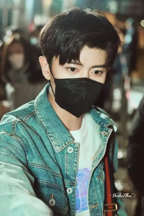 任嘉伦四月行程图