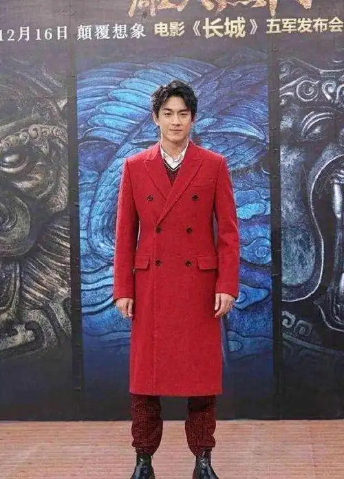 亚洲第一帅鹿晗遇上1米86林更新被秒杀,网友:是谁又在谎报身高