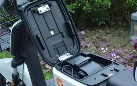 雅迪电动车厂家联系方式,雅迪电动车充电口在哪 插口图3