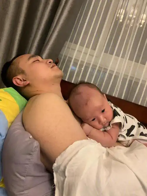 嗯…他爸这个无所谓的态度真的是让人无语95虽然我知道他不稀罕儿子