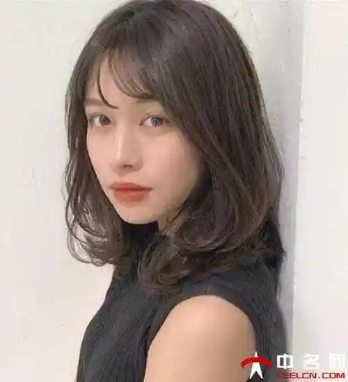 日系锁骨烫发发型图片,短发图片