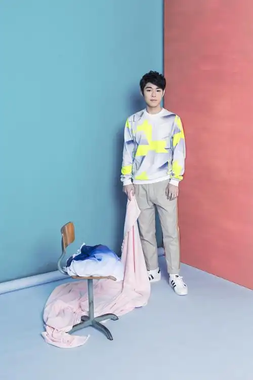 叶秉桓,1987年8月16日出生于台湾省桃源县拉拉山,中国台湾流行乐男