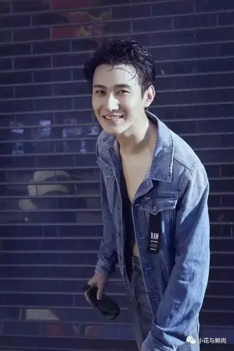 蒋欣奇蒋欣奇毕业于北京电影学院表演系,曾是爱奇艺偶像养成类真人秀