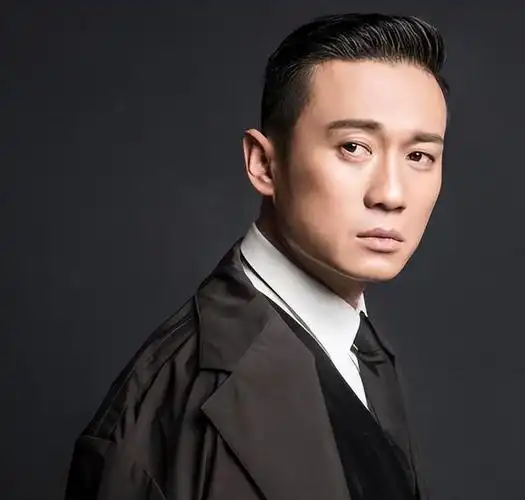 演员徐洪浩:娶小10岁妻子,戏里演父女,戏外恩爱惹人羡