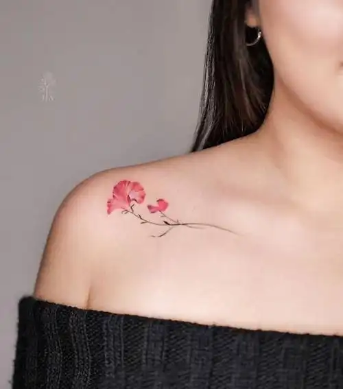 女生爬上锁骨的花朵纹身图案女生性感纹身