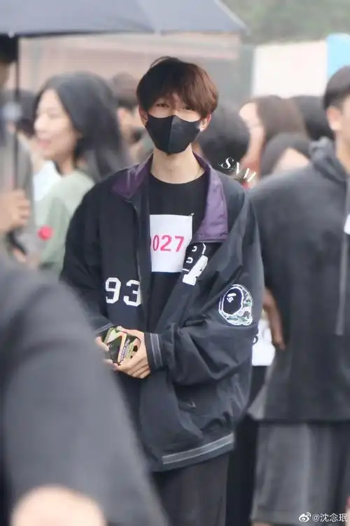 贺峻霖校园运动会路透