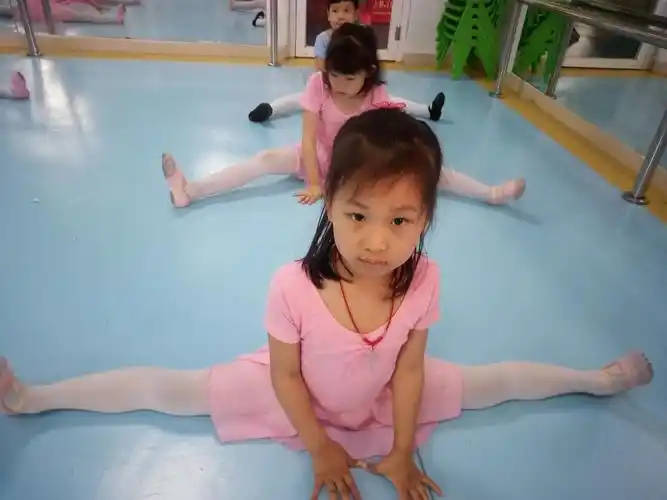 真宝贝幼儿园"舞蹈班开课啦"!