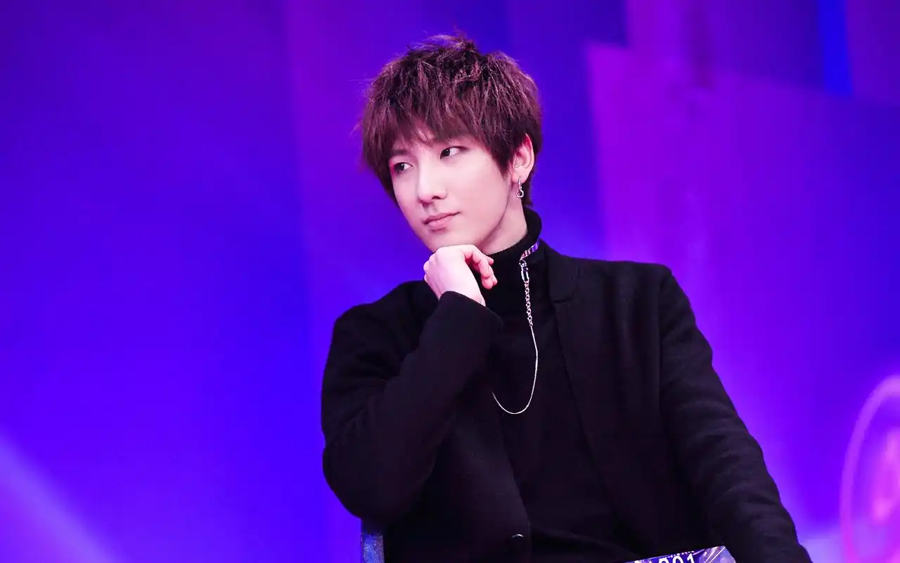 王广允变身快男史上最萌"抢戏精" 零包袱尬聊斗舞随时起飞