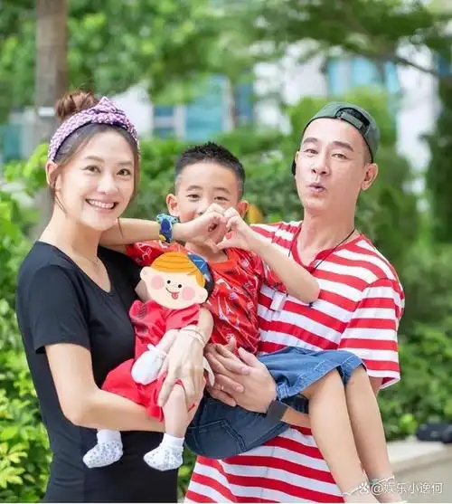 向太内定的儿媳妇应采儿不嫁豪门为何转身嫁大16岁的陈小春