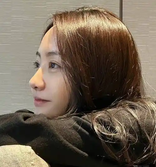 杨蓉太有魄力了,无惧素颜,化妆前后对比照也敢发出来_杨蓉真_五官