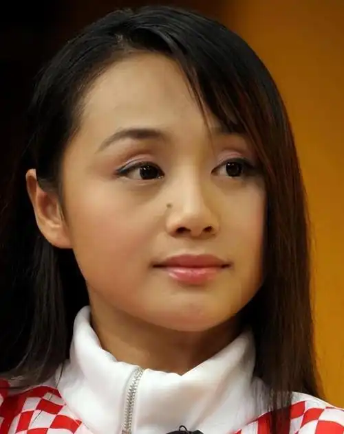 纪实曹颖的老公王斑,娱乐圈籍籍无名,却在另一个圈子"红得发紫"