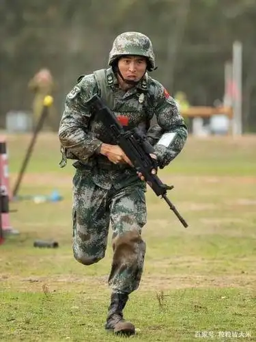从近些年解放军参加国际军事比赛来看,现在已经很注重使用单兵装备.